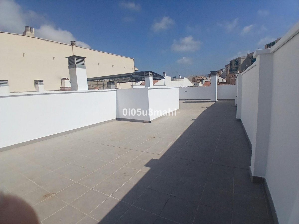 3 Bed شقة في الطابق الأوسط in Centro Histórico