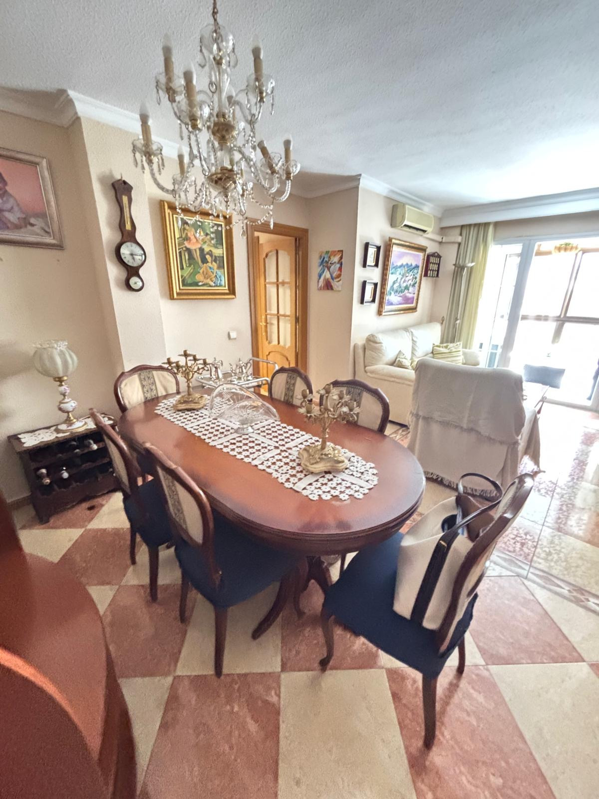 4 Bed Middle Floor Apartment in Málaga in Málaga, Apartment