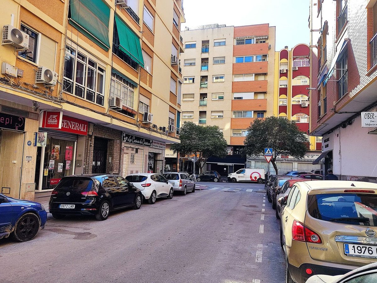 Commercial Premises in Málaga في Málaga, محل تجاري