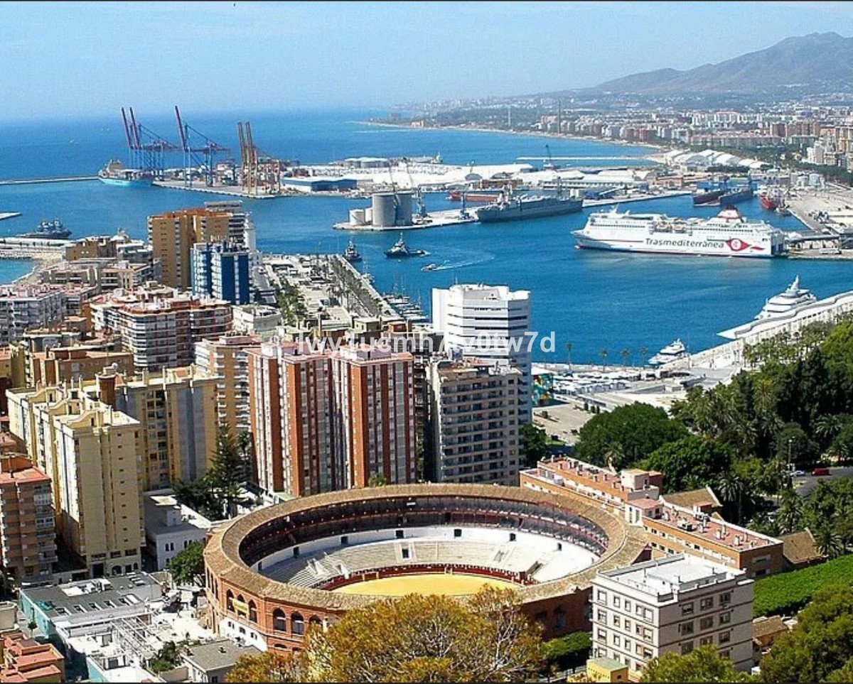 Residential Plot in Málaga σε Málaga — Οικόπεδο