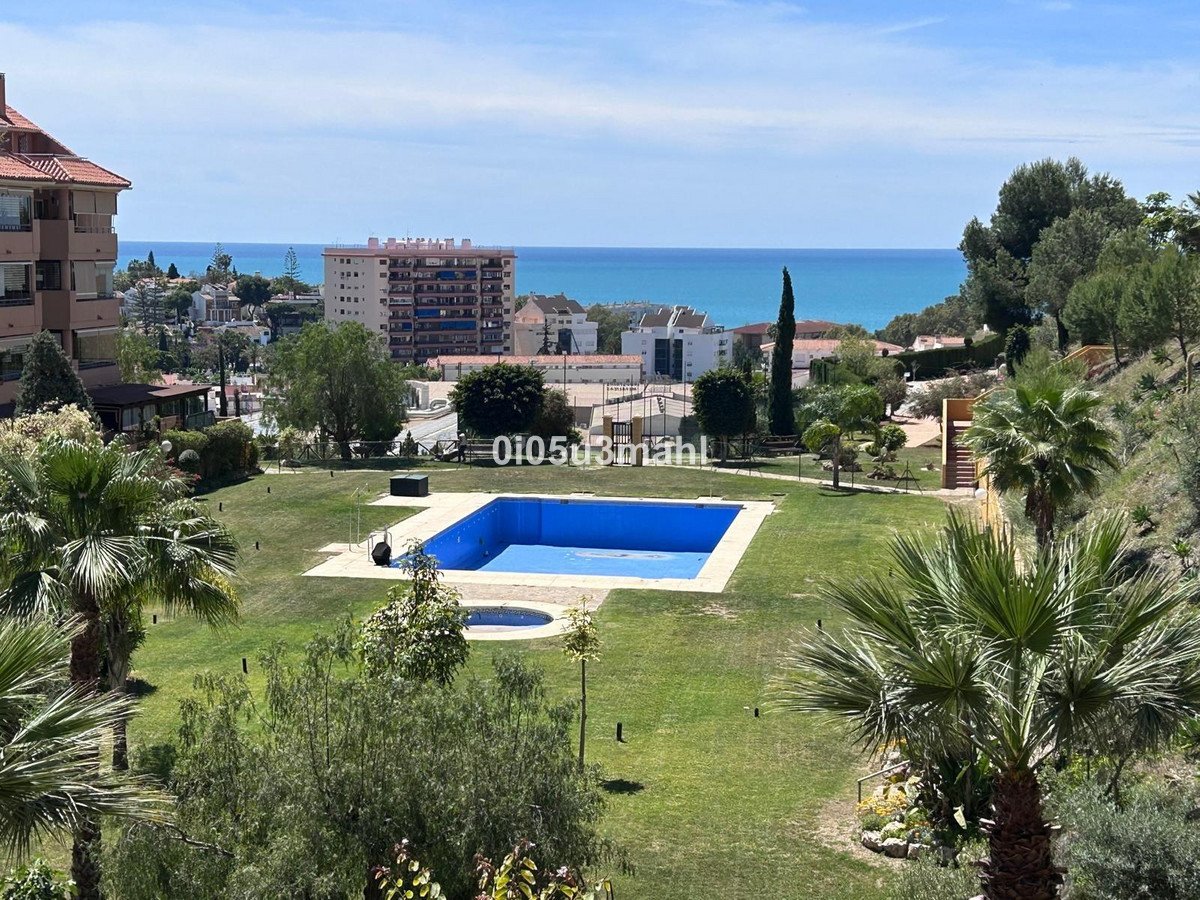 3 Bed شقة في الطابق الأوسط in El Palo في El Palo, 
