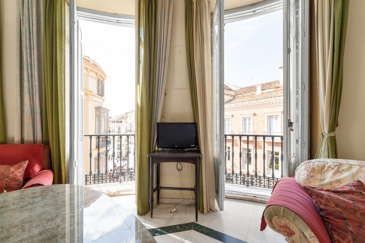 1 Bed Middle Floor Apartment in Málaga Centro in Málaga Centro, Apartment