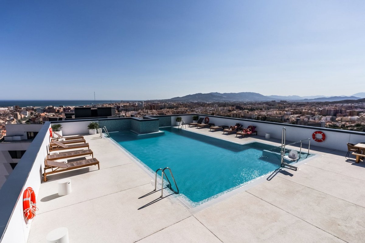 2 Bed شقة في الطابق الأوسط in Málaga Centro في Málaga Centro, شقة