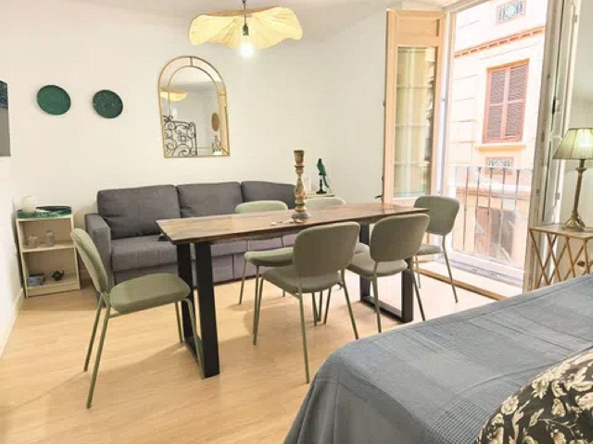 3 Bed Apartament na środkowym piętrze in Málaga Centro