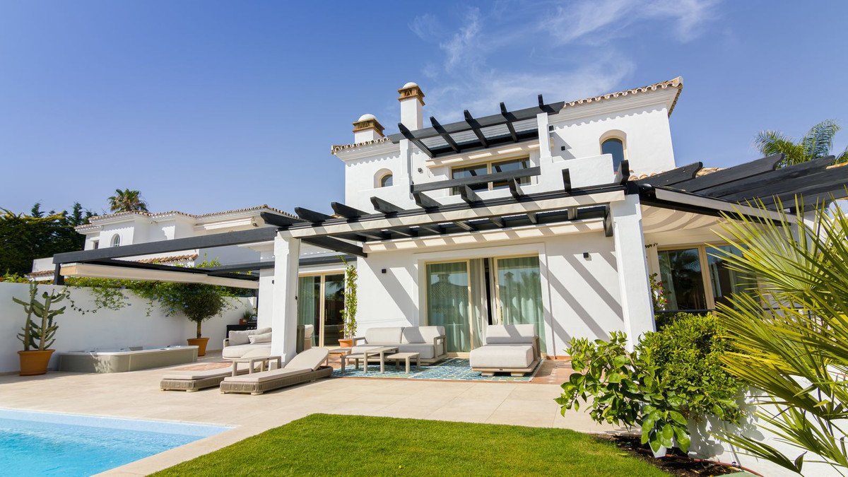 5 Bed Vrijstaande Villa in Las Chapas in Las Chapas, Vrijstaande Villa