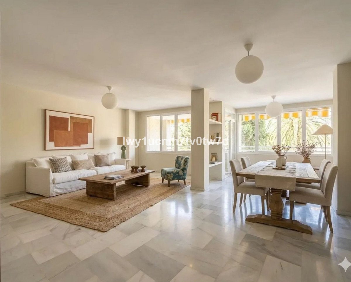 5 Bed Middle Floor Apartment in Limonar in Limonar, Apartment