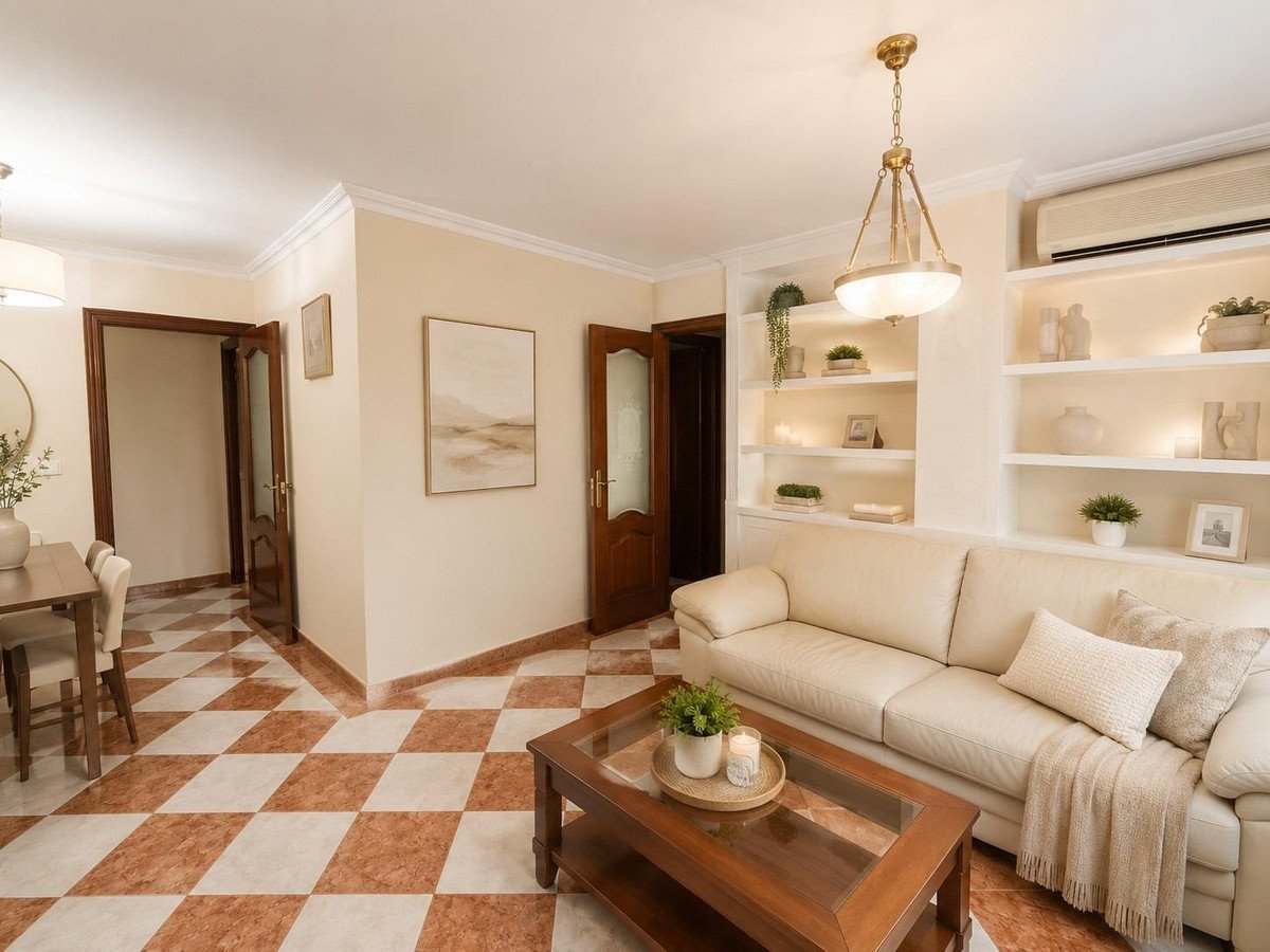 2 Bed Middle Floor Apartment in Málaga in Málaga, Apartment