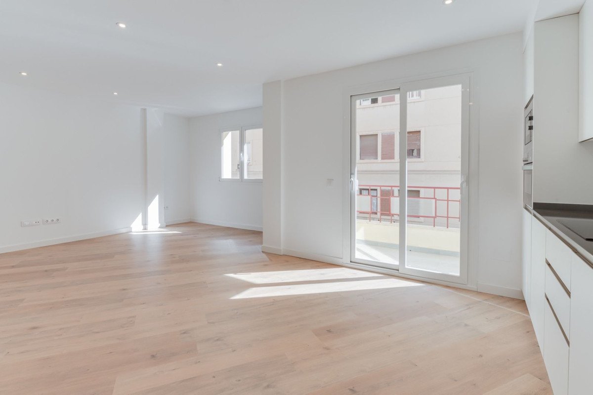 3 Bed Middle Floor Apartment in Málaga Centro in Málaga Centro, Apartment