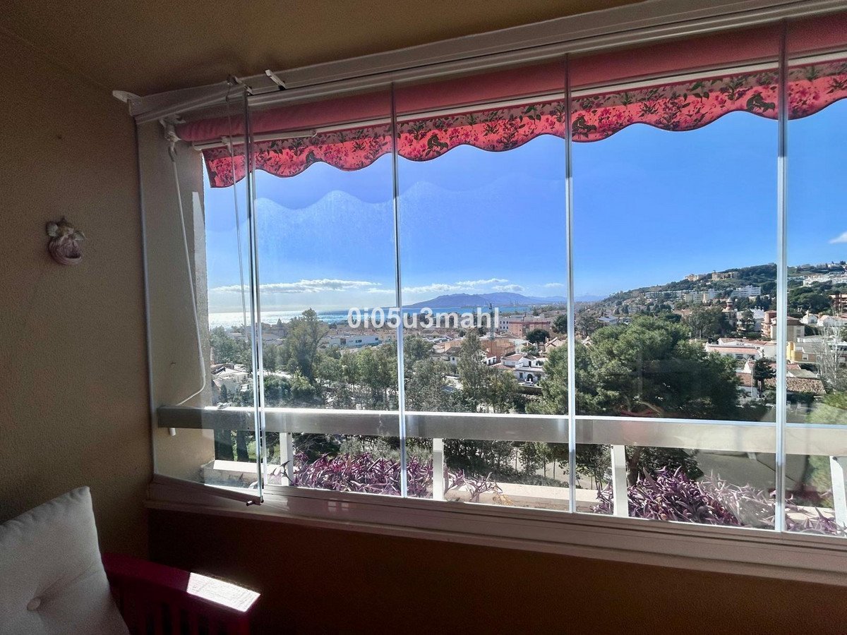4 Bed Middle Floor Apartment in Málaga in Málaga, Apartment