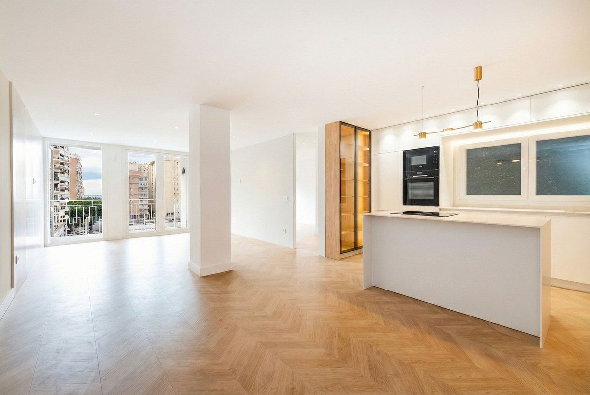 3 Bed Middle Floor Apartment in Malagueta in Malagueta, Apartment