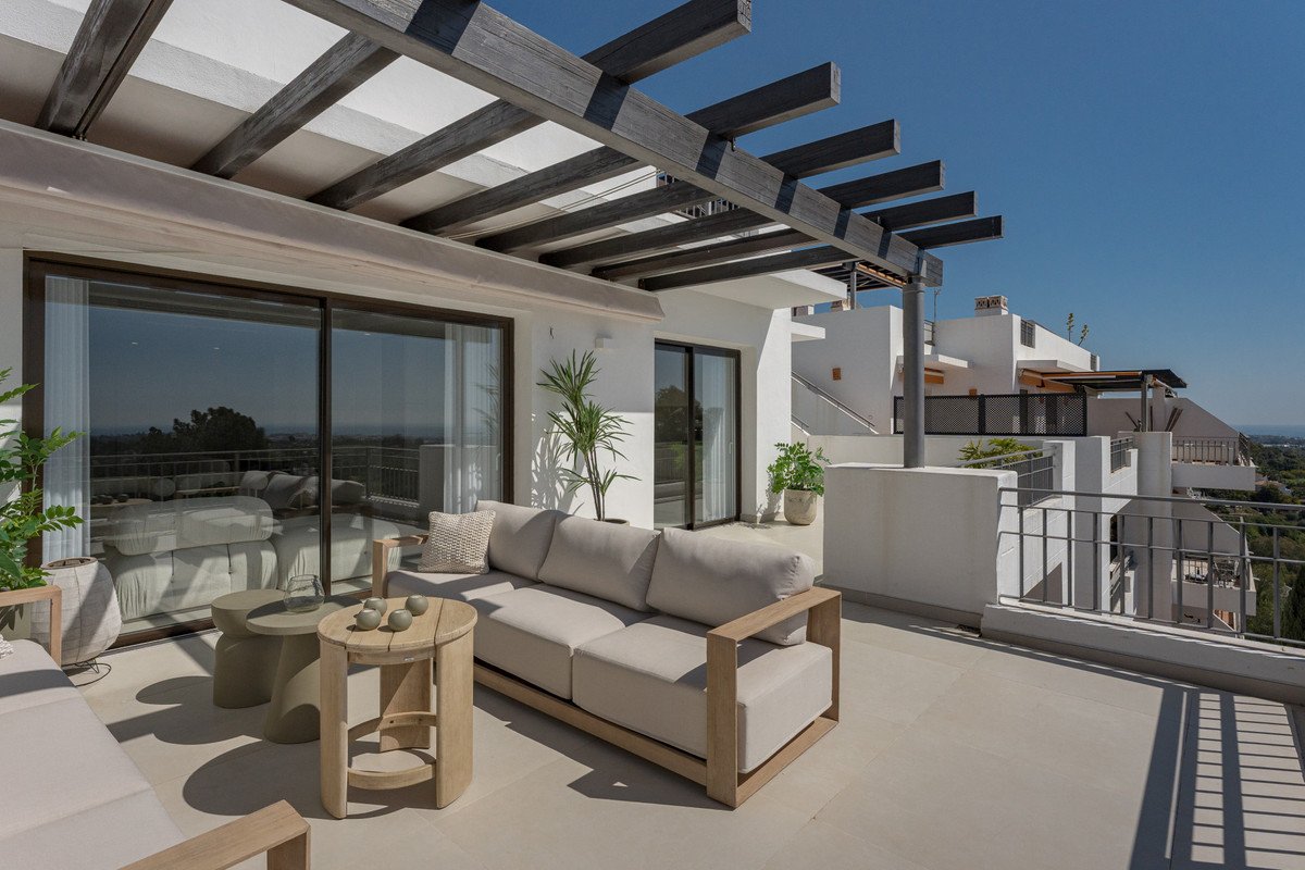 3 Bed Penthouse Duplex in La Quinta in La Quinta, Penthouse Duplex