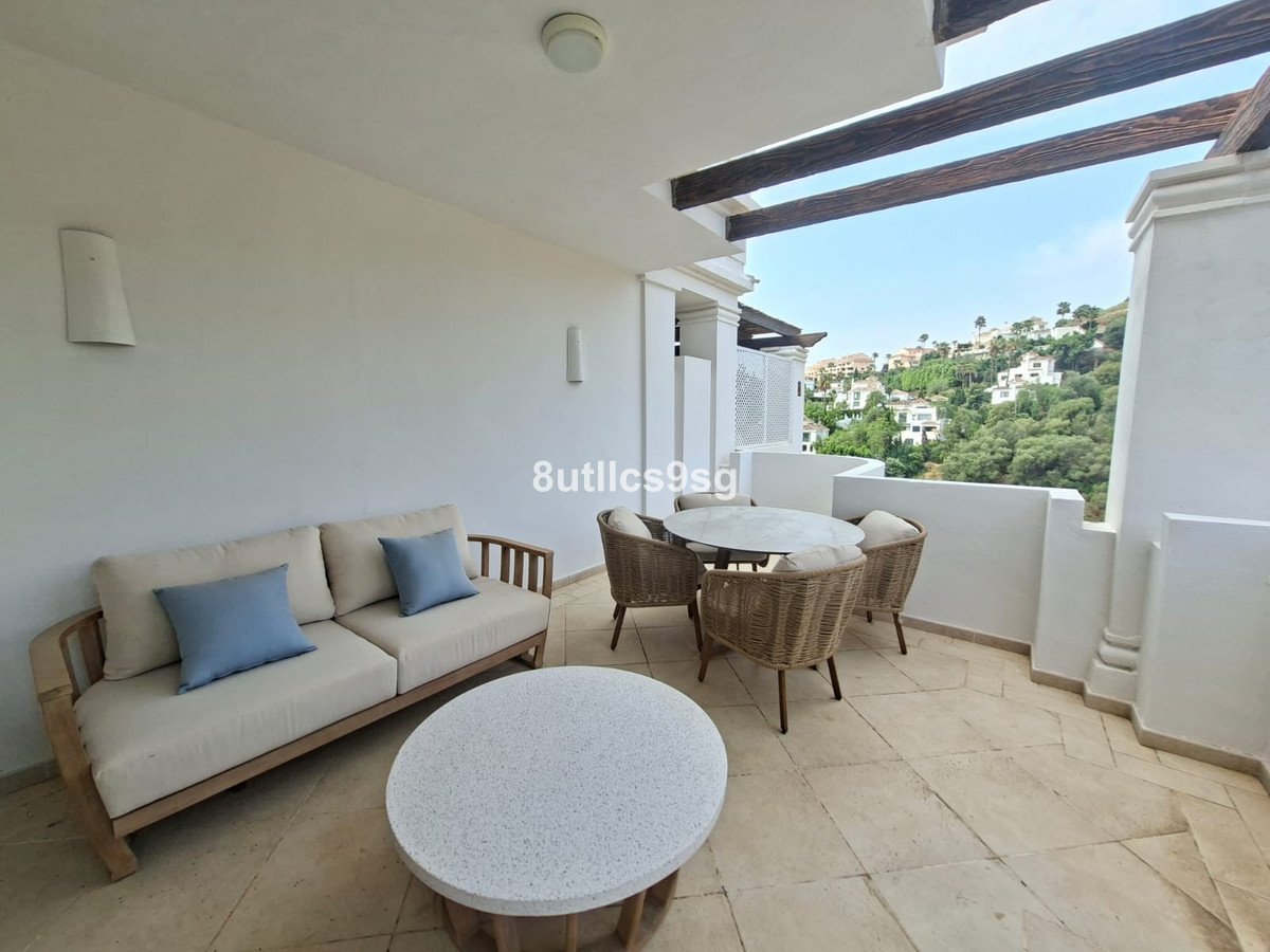 2 Bed شقة في الطابق الأوسط in Aloha في Aloha, شقة