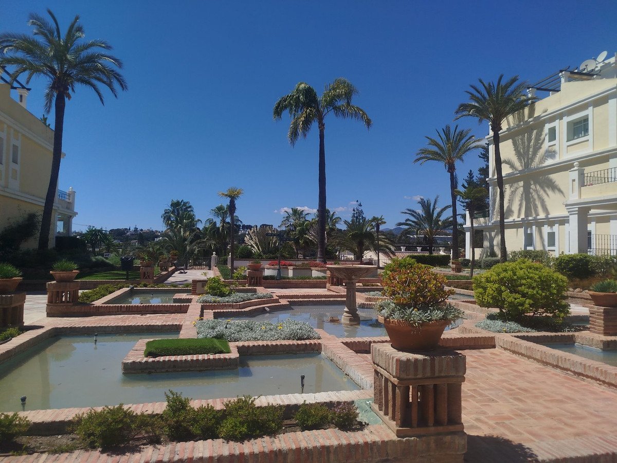 2 Bed Ground Floor Apartment in Aloha in Aloha, 