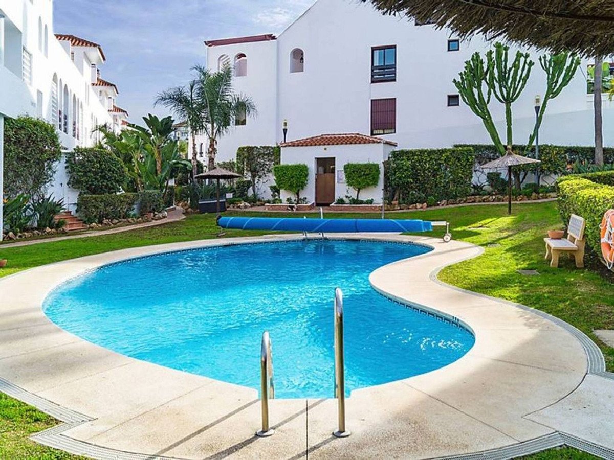 3 Bed Duplex in Aloha في Aloha, دوبلكس