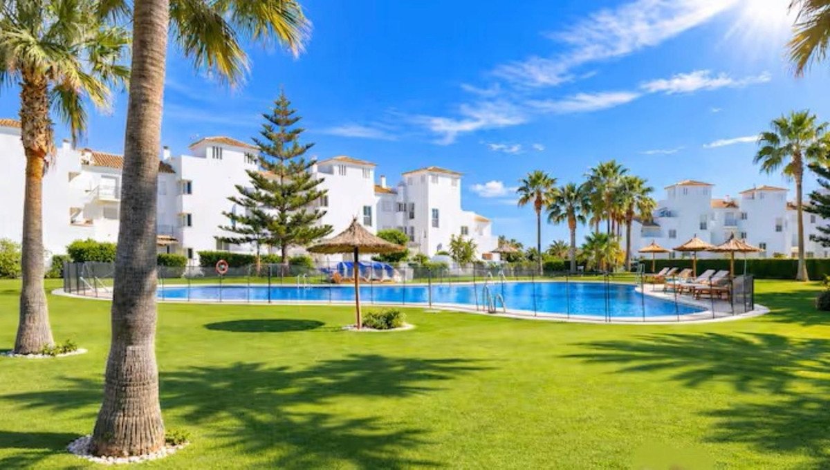 2 Bed Middle Floor Apartment in Manilva in Manilva, Apartment