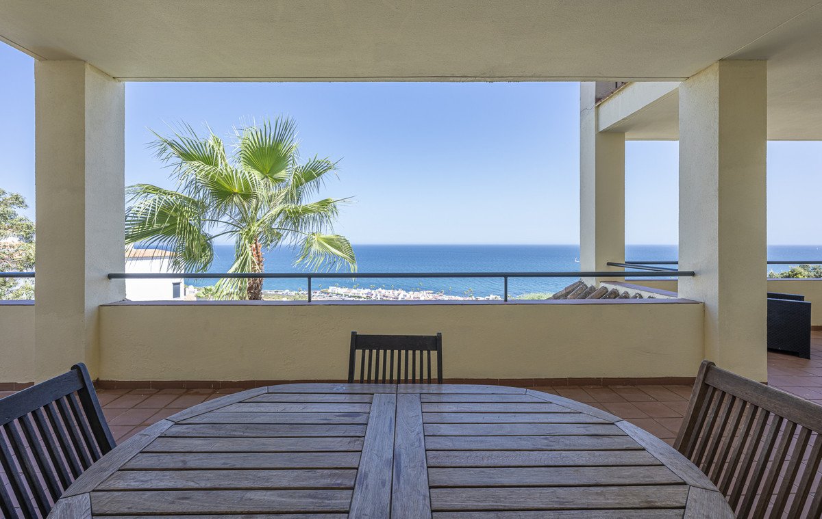 3 Bed Middle Floor Apartment in Manilva in Manilva, Apartment