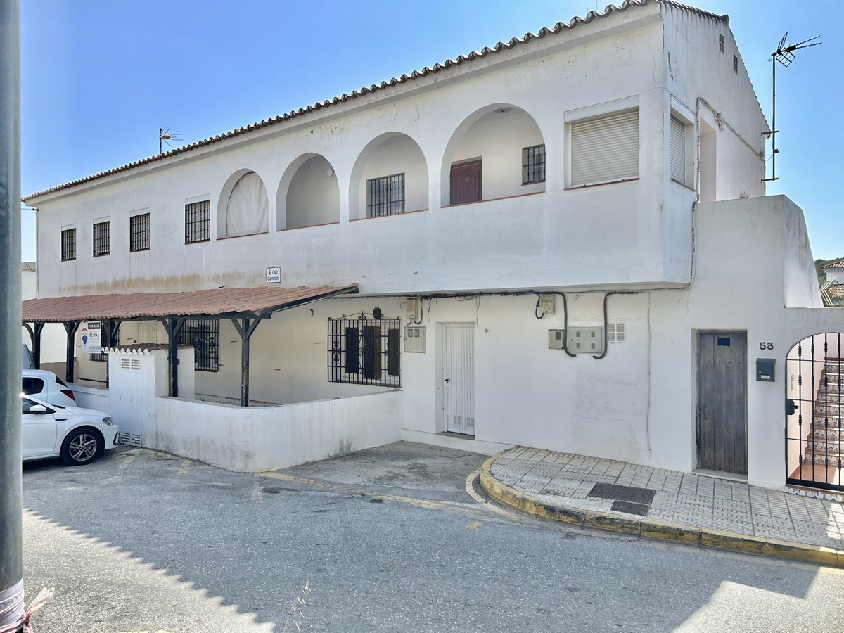 8 Bed Property in Guadiaro في Guadiaro — أخرى