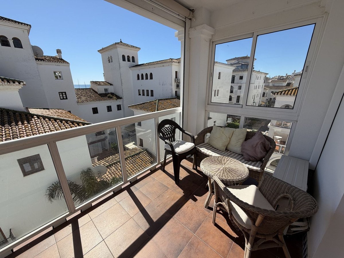 1 Bed شقة في الطابق العلوي in La Duquesa في La Duquesa, شقة سكنية
