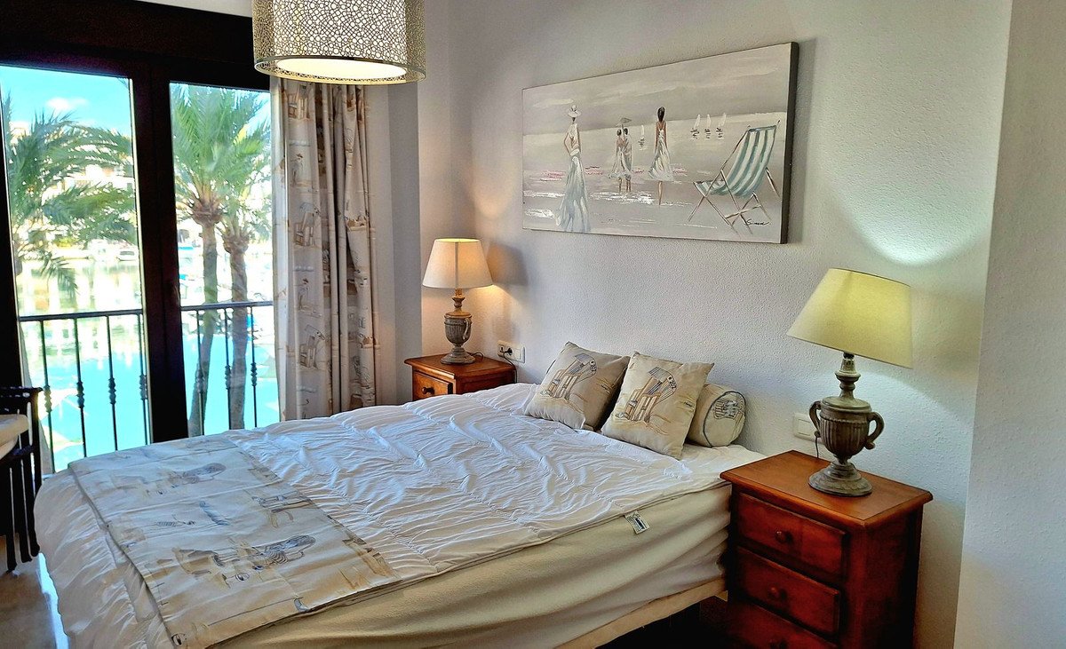 2 Bed شقة في الطابق الأوسط in La Duquesa في La Duquesa, شقة