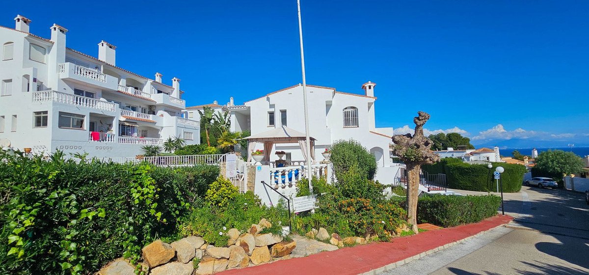 2 Bed Ground Floor Apartment in La Duquesa in La Duquesa, Apartment