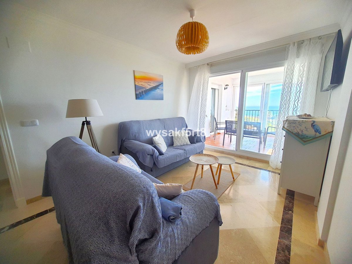 2 Bed شقة في الطابق الأوسط in La Duquesa في La Duquesa, شقة