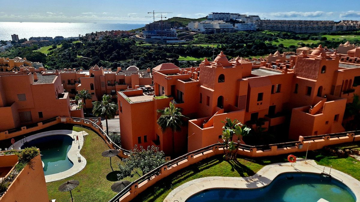 2 Bed شقة في الطابق الأوسط in La Duquesa في La Duquesa, شقة