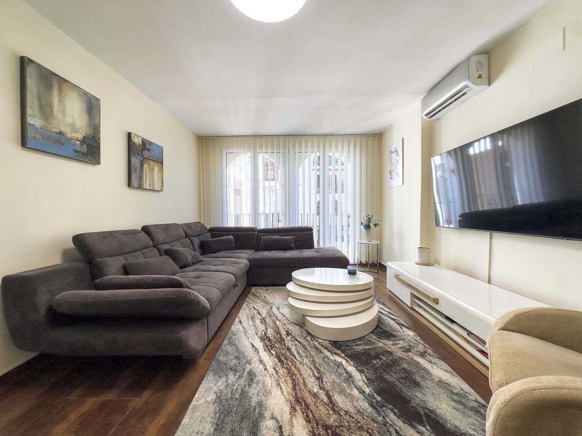 2 Bed Middle Floor Apartment in La Duquesa in La Duquesa, Apartment