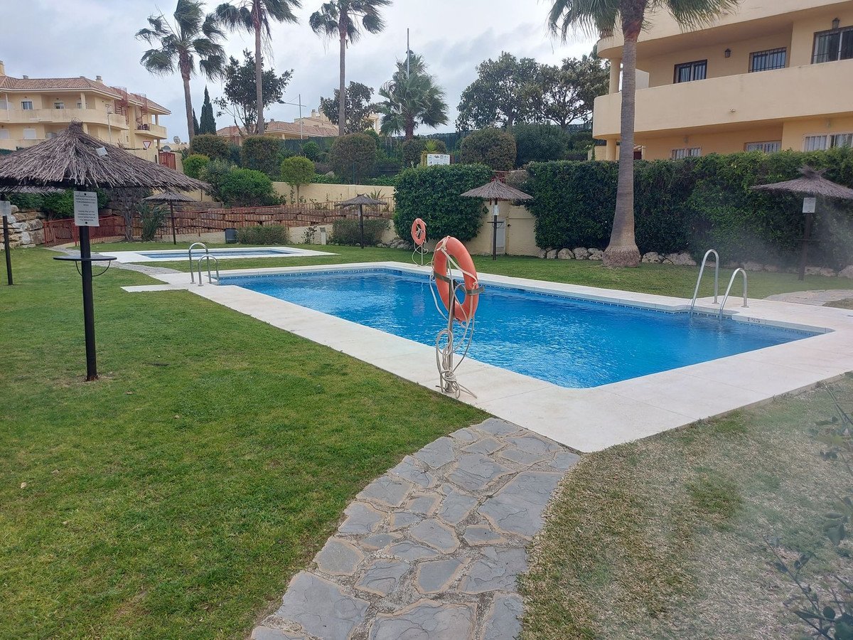 2 Bed شقة في الطابق الأرضي in La Duquesa في La Duquesa, شقة
