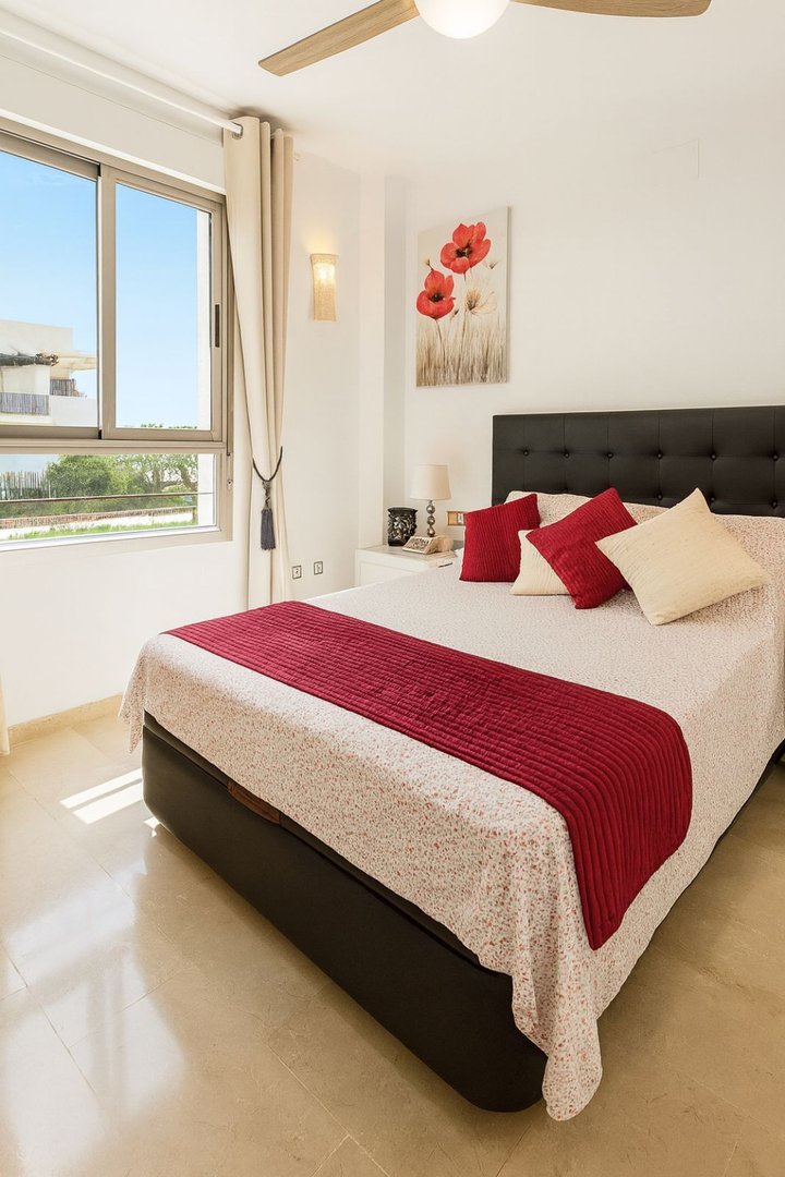 2 Bed شقة في الطابق الأرضي in La Duquesa في La Duquesa, شقة