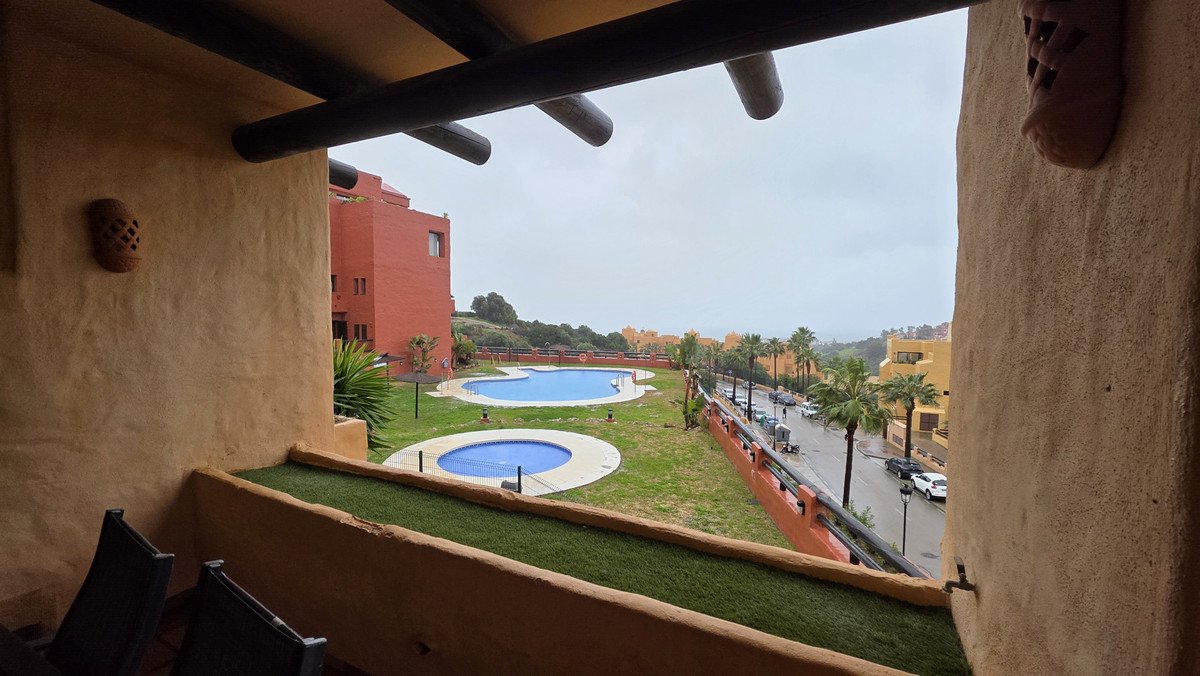3 Bed Begane Grond Appartement in La Duquesa in La Duquesa, Appartement