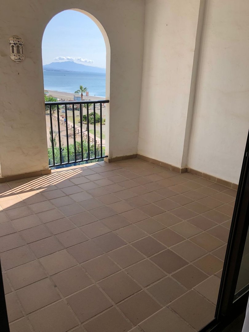 3 Bed Middle Floor Apartment in La Duquesa in La Duquesa, 