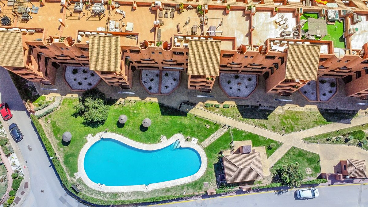 3 Bed شقة في الطابق الأرضي in La Duquesa في La Duquesa, شقة