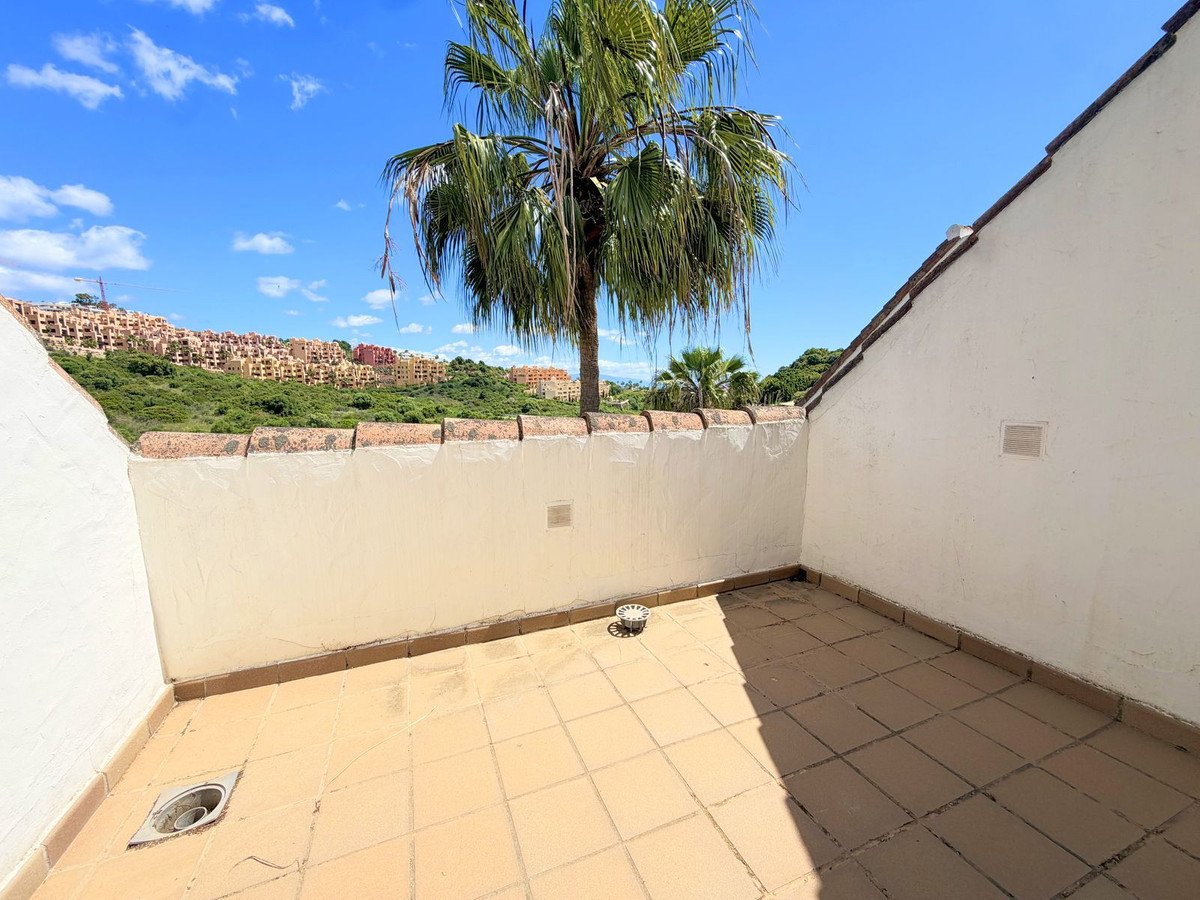 2 Bed Penthouse in La Duquesa in La Duquesa — Penthouse