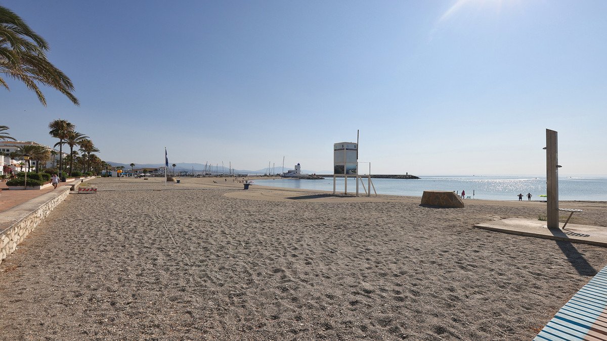 2 Bed Penthouse in La Duquesa in La Duquesa, 