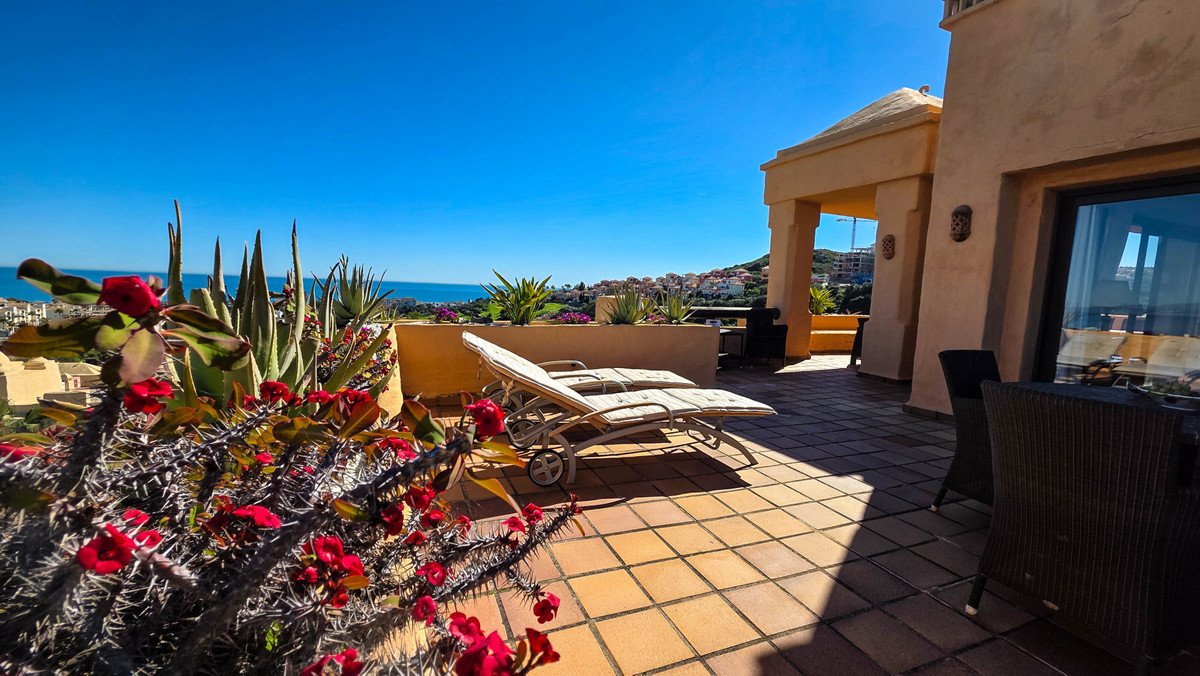 3 Bed Penthouse in La Duquesa in La Duquesa, Penthouse