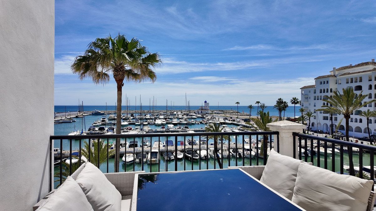 4 Bed Penthouse Duplex in La Duquesa in La Duquesa — Penthouse Duplex