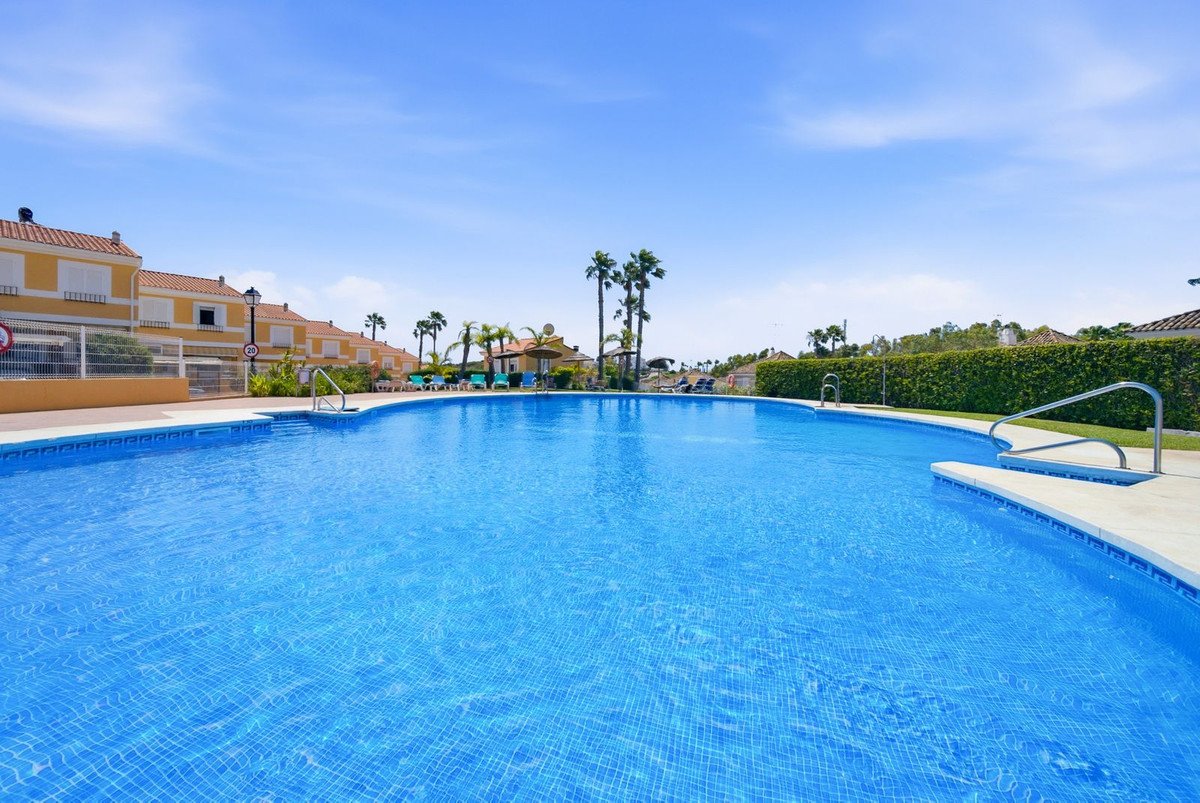 3 Bed Radhus in La Duquesa