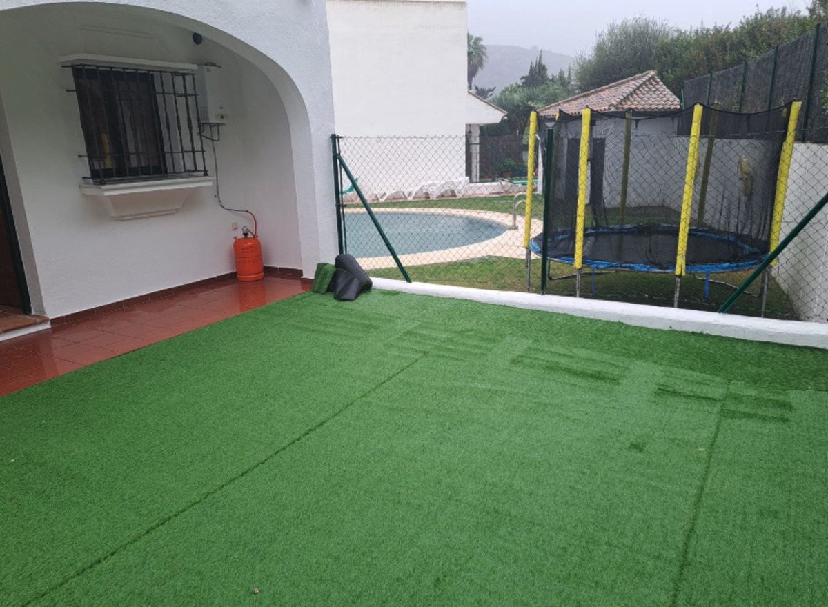 3 Bed Townhouse in La Duquesa in La Duquesa, Townhouse