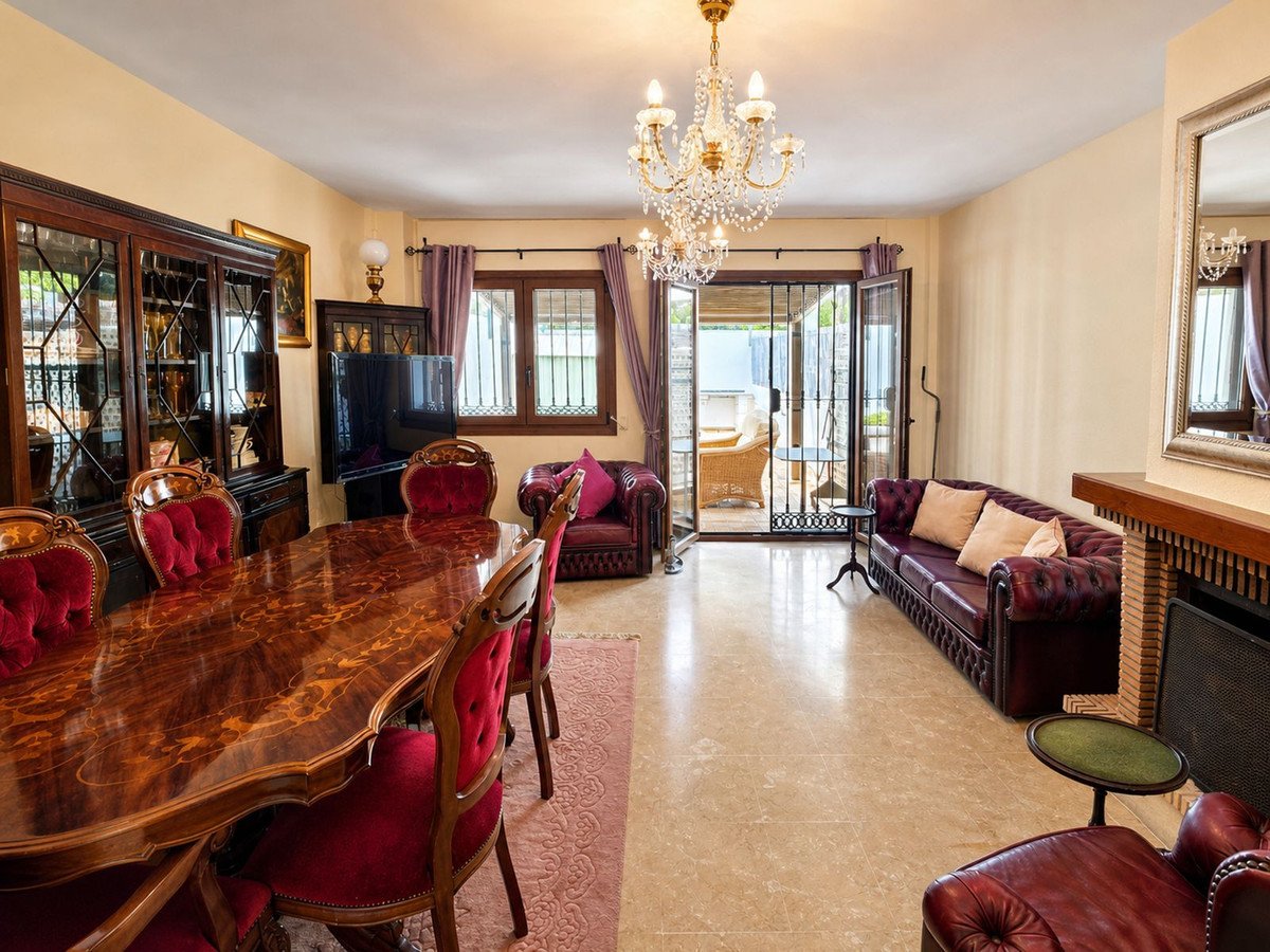 3 Bed Halfvrijstaand Huis in La Duquesa in La Duquesa, Halfvrijstaande woning