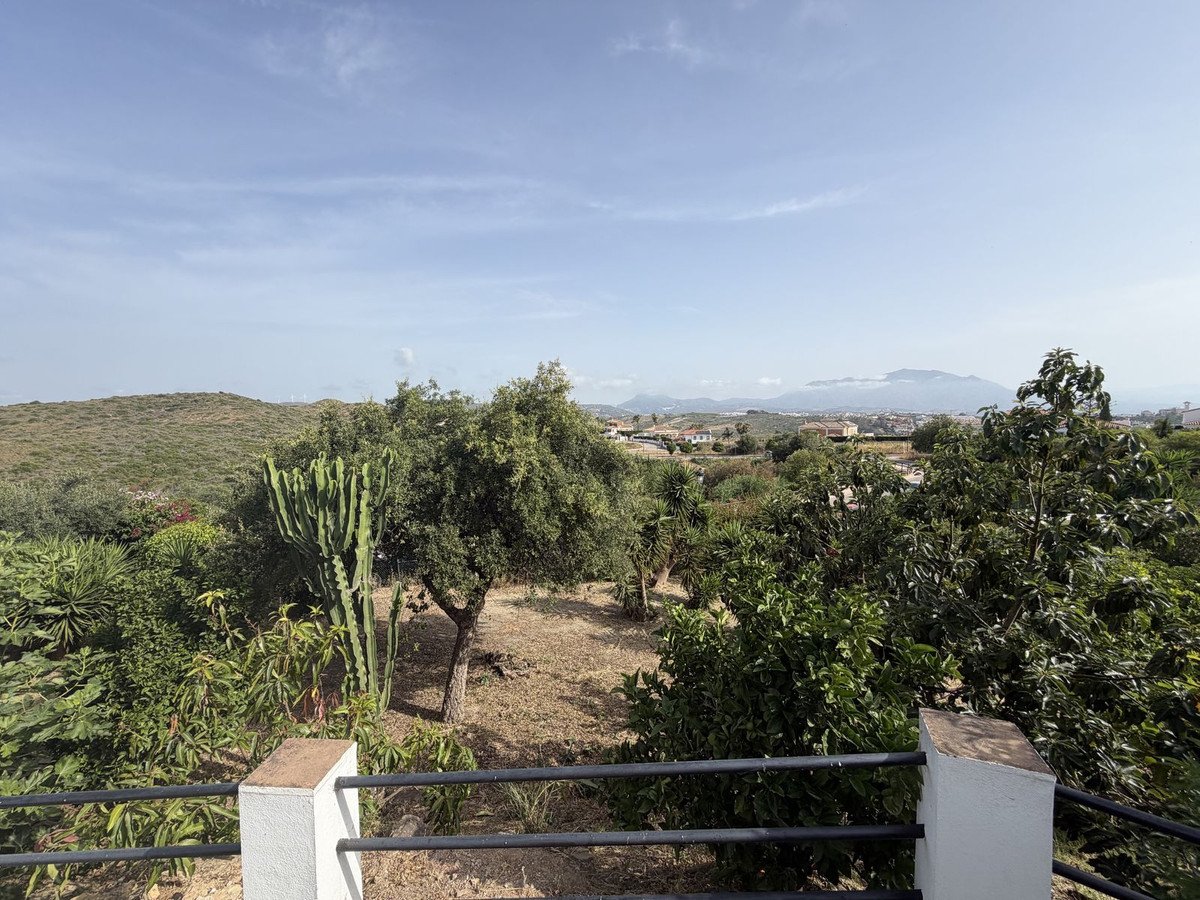 3 Bed Semi-Detached House in La Duquesa in La Duquesa, Semi-Detached House