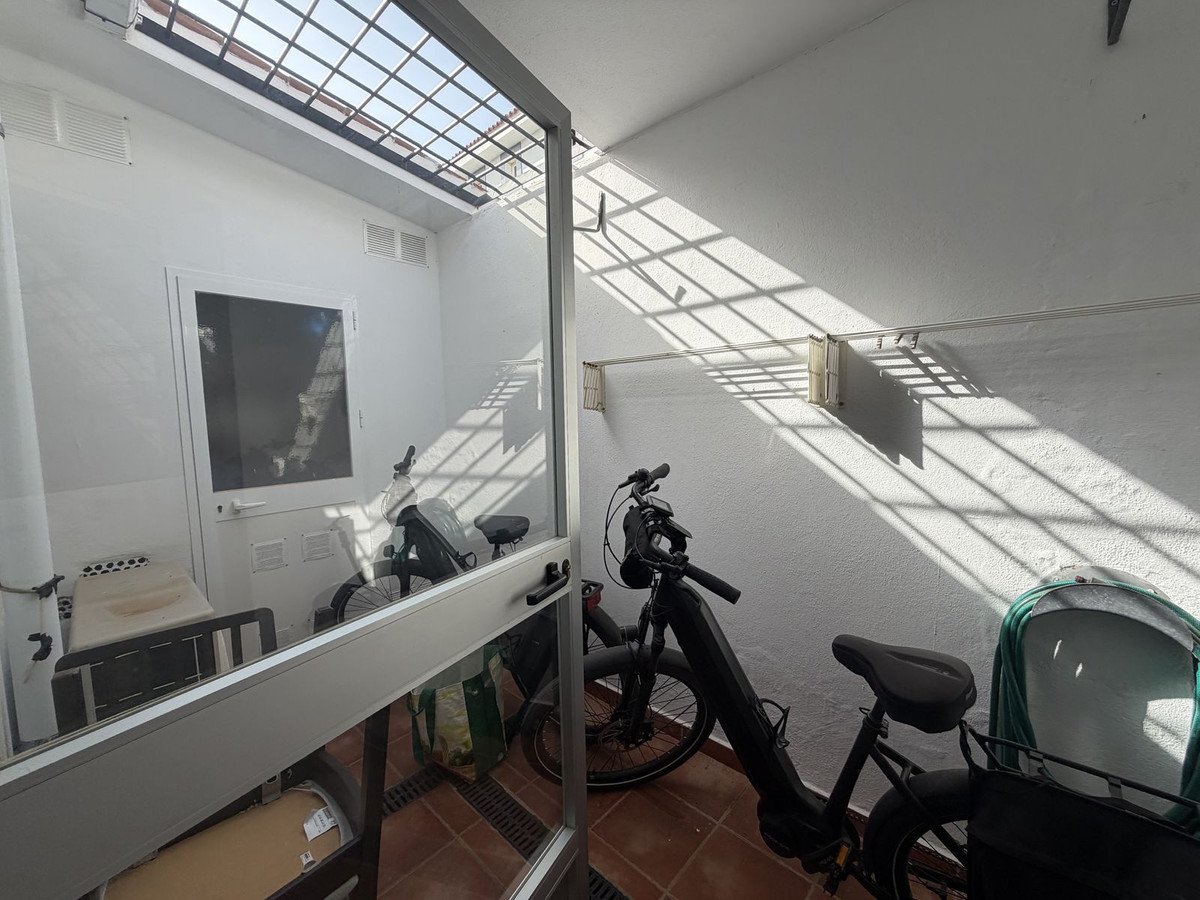 3 Bed Halfvrijstaand Huis in La Duquesa in La Duquesa, Twee-onder-een-kap woning