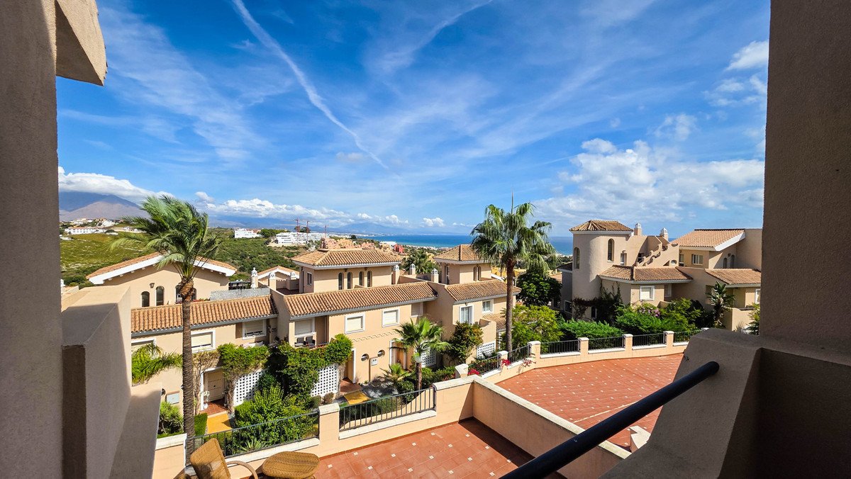 4 Bed Halfvrijstaand Huis in La Duquesa