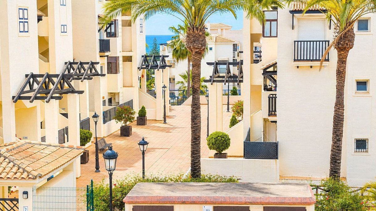 2 Bed Mellemste etage lejlighed in Manilva i Manilva, Lejlighed