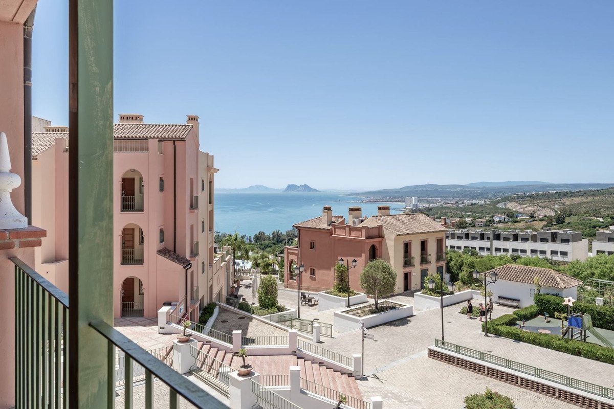 2 Bed 中层公寓 in Manilva 位于 Manilva, 公寓