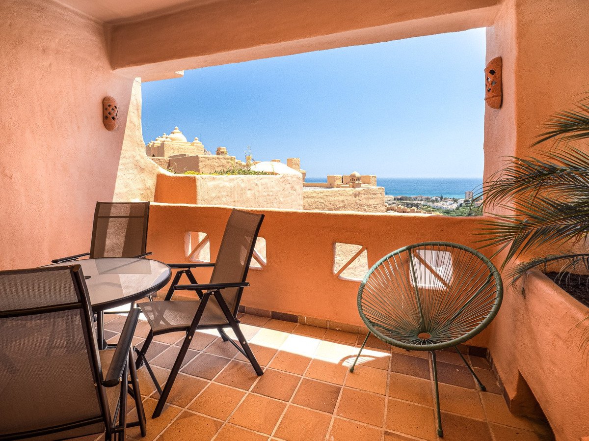 2 Bed Keskikerroksen huoneisto in Manilva kohteessa Manilva, Asunto