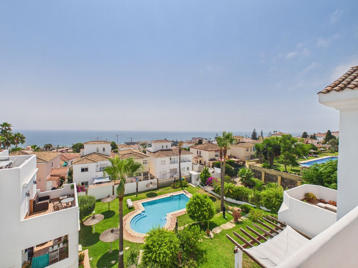 2 Bed Middle Floor Apartment in Manilva in Manilva, Apartment