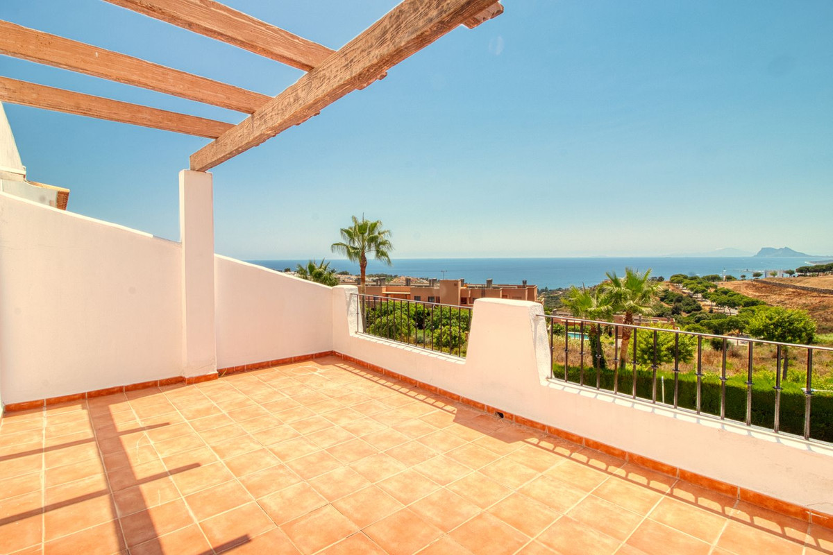 4 Bed بيت مدينة in Manilva في Manilva, تاون هاوس