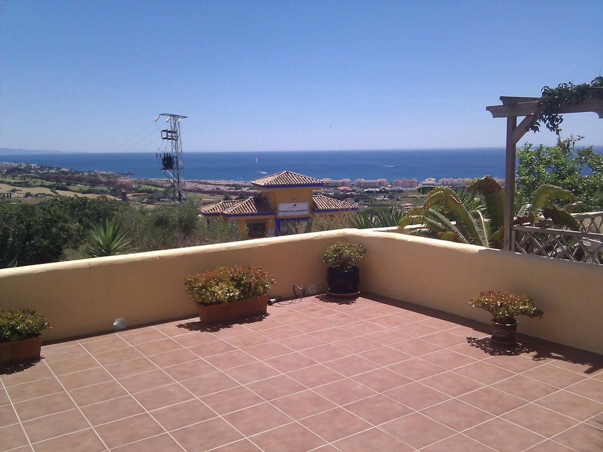 3 Bed منزل شبه منفصل in Manilva في Manilva, فيلا نصف مفصولة