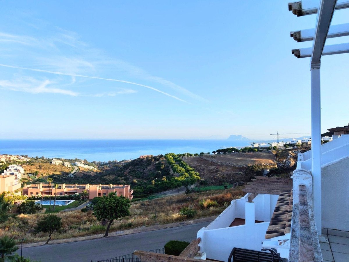 5 Bed بيت مدينة in Punta Chullera في Punta Chullera, تاون هاوس
