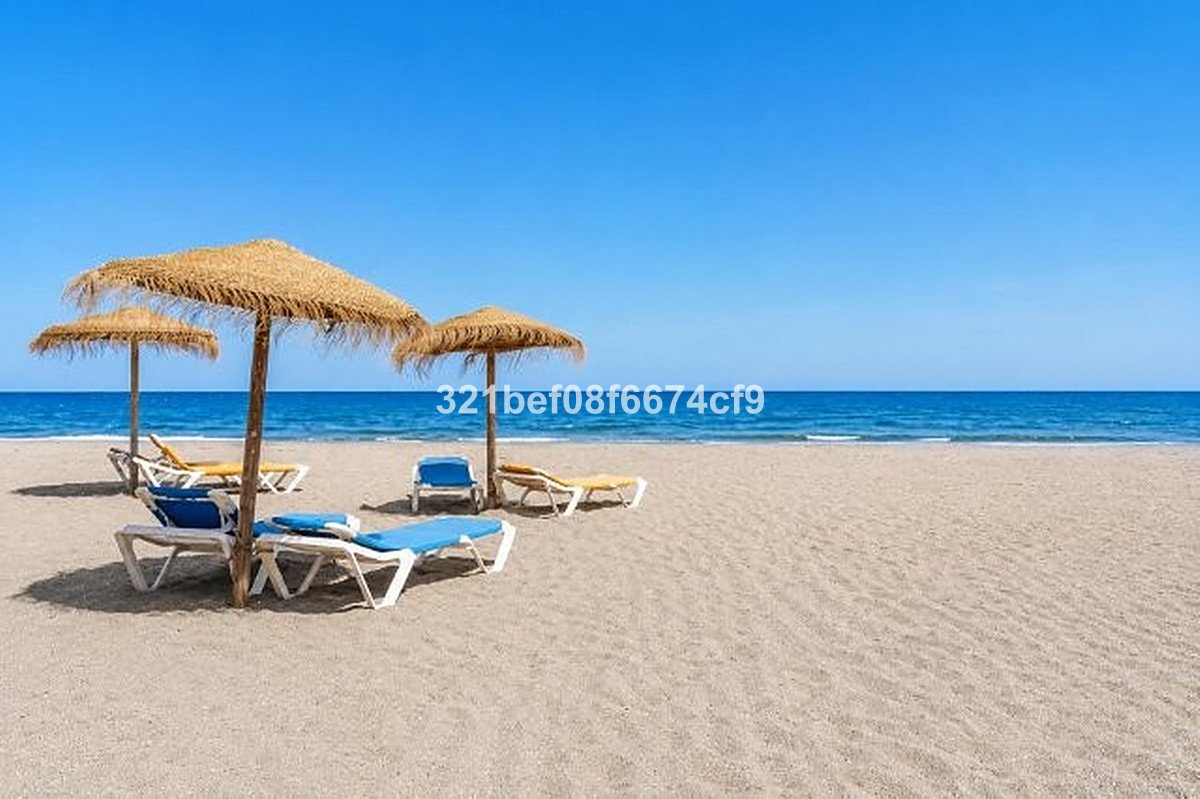 2 Bed Top Floor Apartment in San Luis de Sabinillas